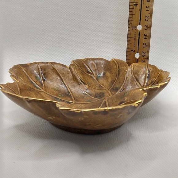Leaf-Shaped Brown Ceramic Dish - Picture 5 of 7